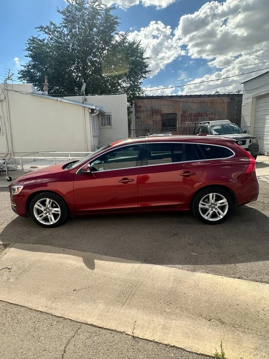 2015 Volvo V60 1st Gen - Image 9 of 20