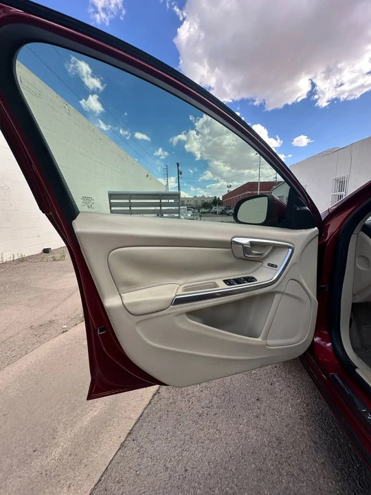 2015 Volvo V60 1st Gen - Image 15 of 20