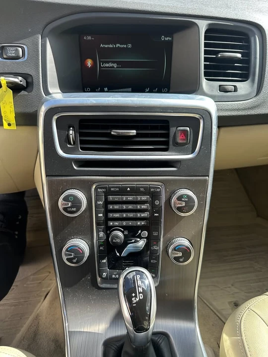 2015 Volvo V60 1st Gen - Image 10 of 20