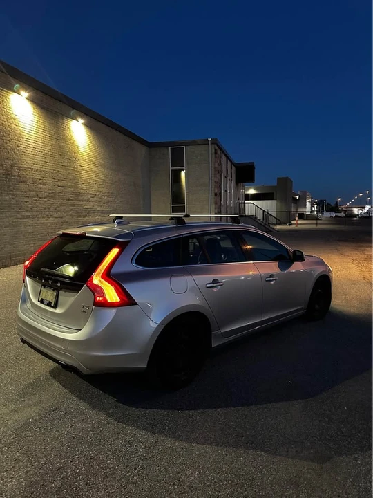 2015 Volvo V60 1st Gen - Image 5 of 14