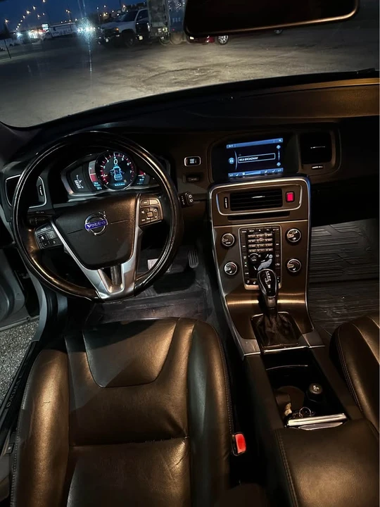 2015 Volvo V60 1st Gen - Image 13 of 14