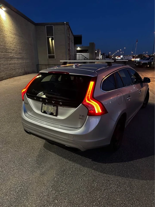 2015 Volvo V60 1st Gen - Image 4 of 14