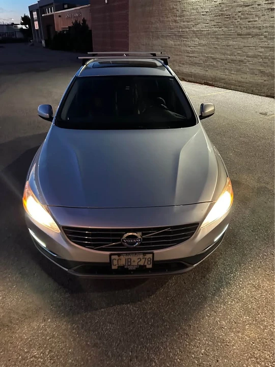 2015 Volvo V60 1st Gen - Image 9 of 14