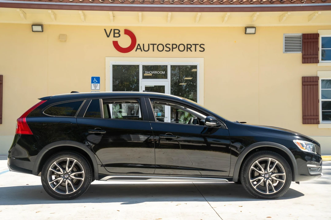 2015 Volvo V60 1st Gen - Image 3 of 31