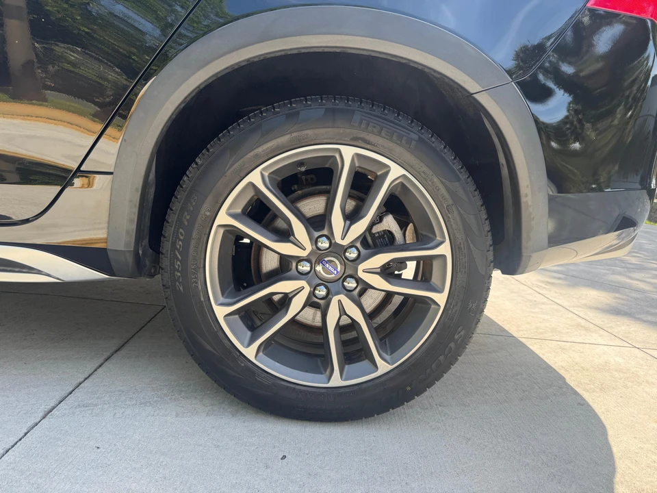 2015 Volvo V60 1st Gen - Image 31 of 31