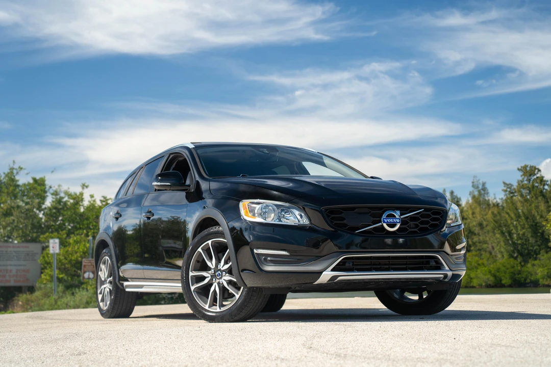 2015 Volvo V60 1st Gen - Image 18 of 31