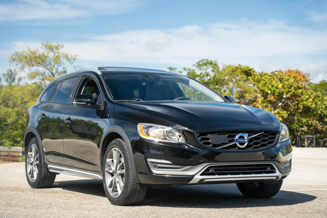 2015 Volvo V60 1st Gen - Image 15 of 31