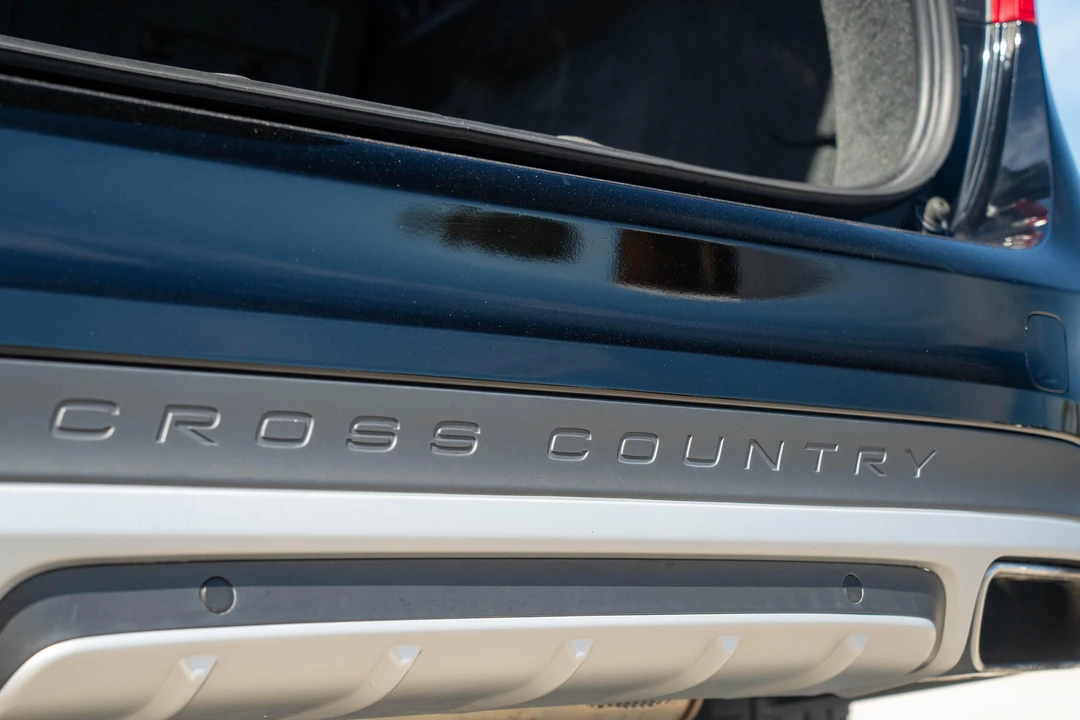 2015 Volvo V60 1st Gen - Image 27 of 31