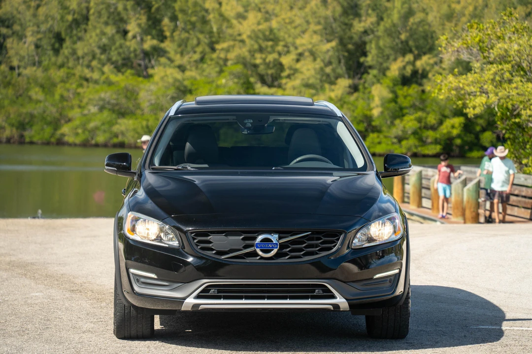2015 Volvo V60 1st Gen - Image 6 of 31