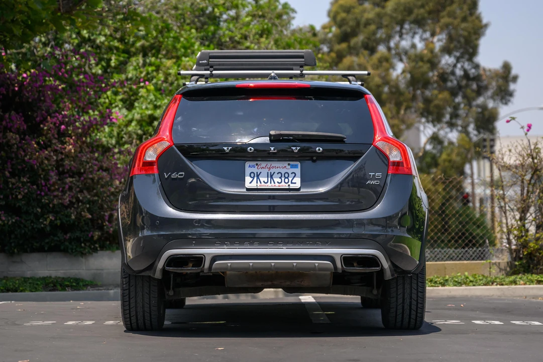 2015 Volvo V60 1st Gen - Image 9 of 31