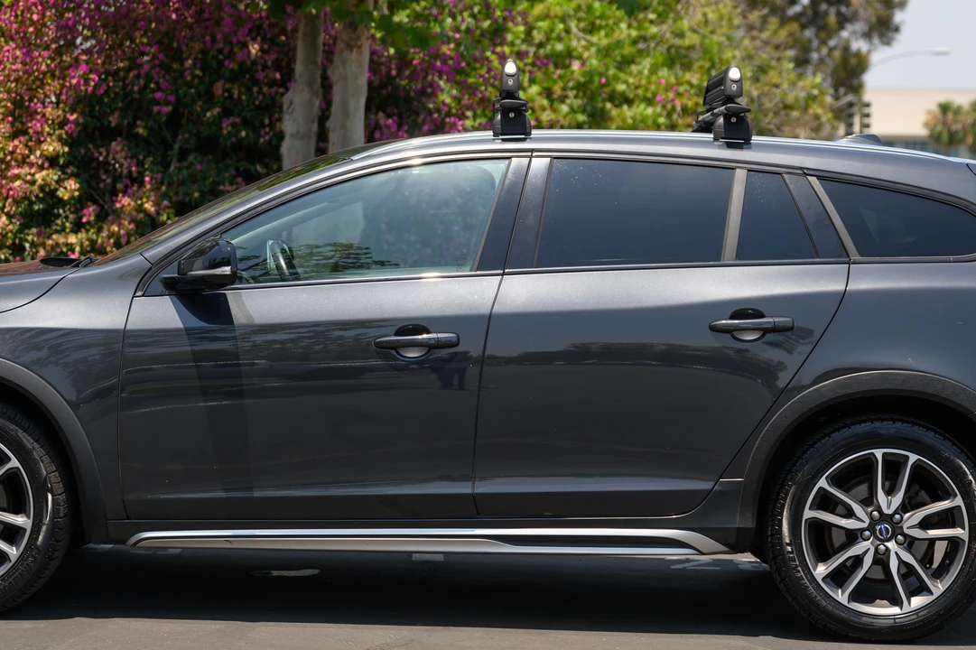 2015 Volvo V60 1st Gen - Image 25 of 31