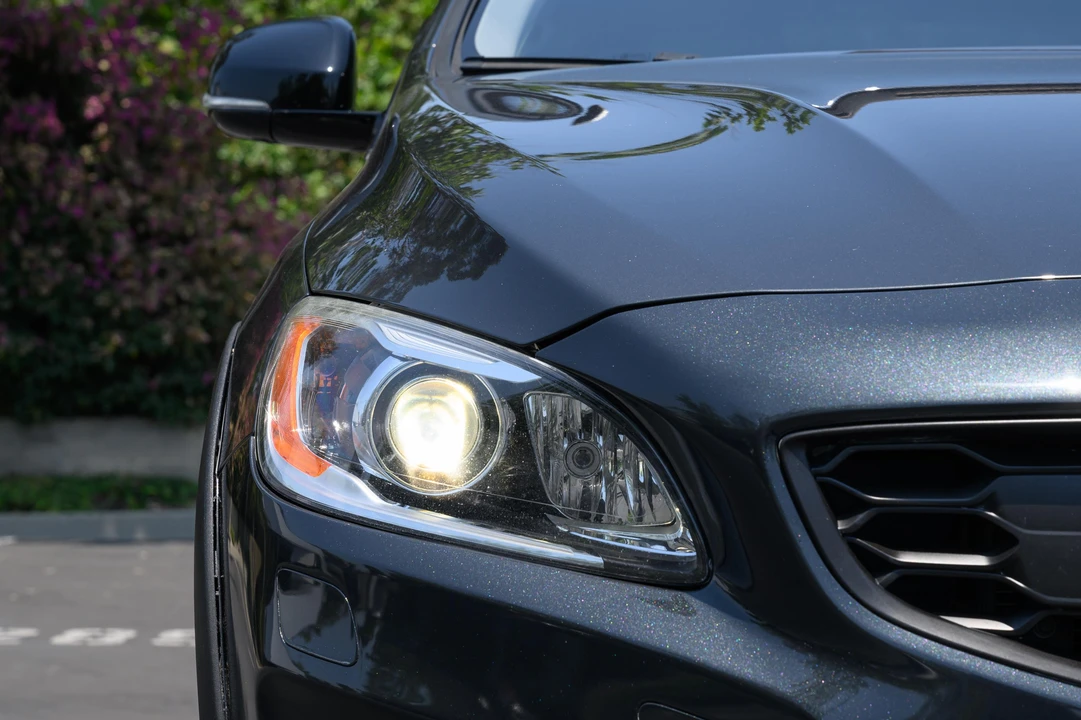 2015 Volvo V60 1st Gen - Image 12 of 31