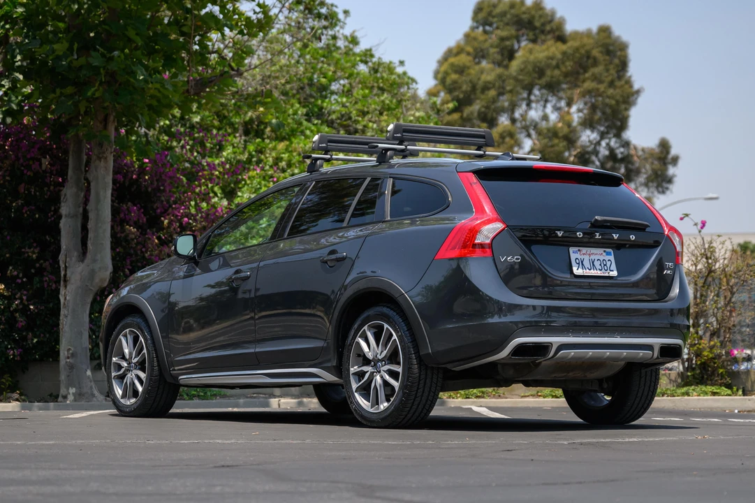2015 Volvo V60 1st Gen - Image 8 of 31