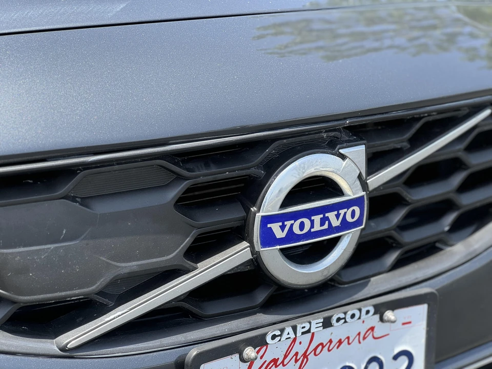 2015 Volvo V60 1st Gen - Image 13 of 31