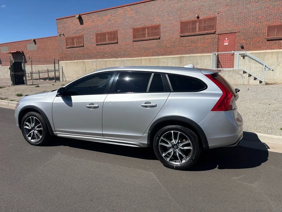 2015 Volvo V60 1st Gen - Image 13 of 21