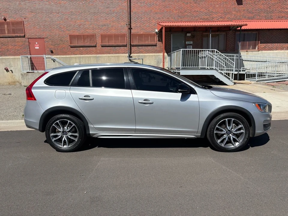 2015 Volvo V60 1st Gen - Image 3 of 21