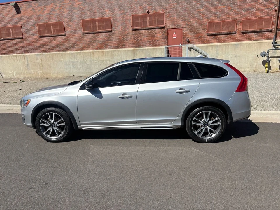 2015 Volvo V60 1st Gen - Image 2 of 21