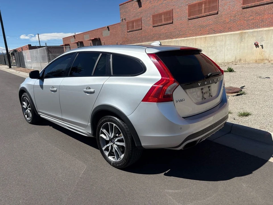 2015 Volvo V60 1st Gen - Image 17 of 21