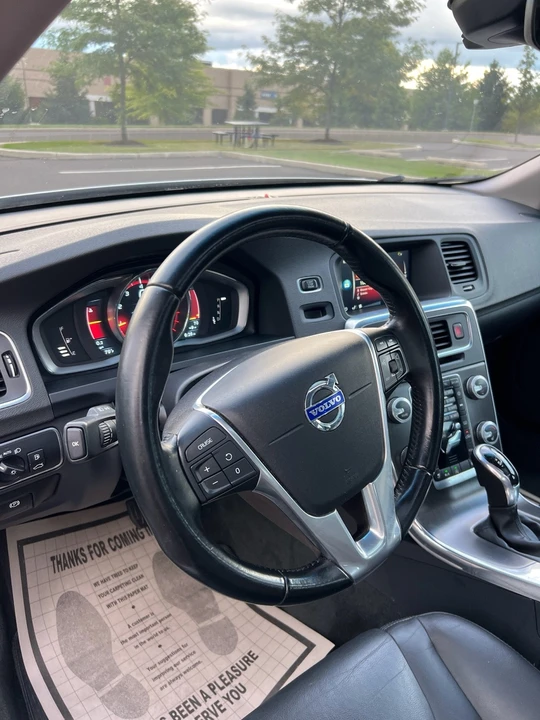 2015 Volvo V60 1st Gen - Image 10 of 17