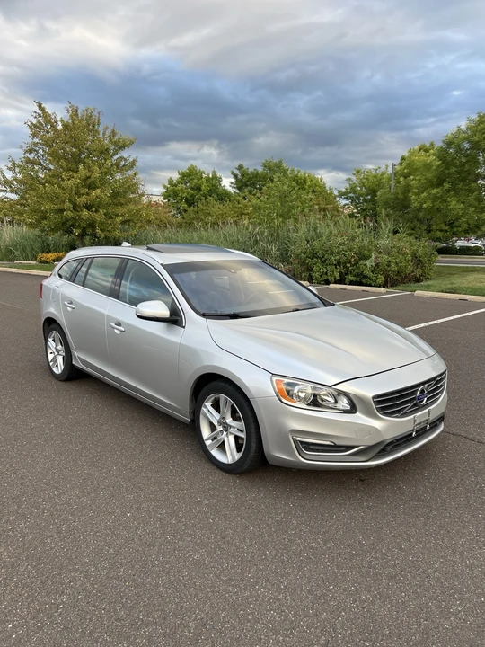 2015 Volvo V60 1st Gen - Image 2 of 17