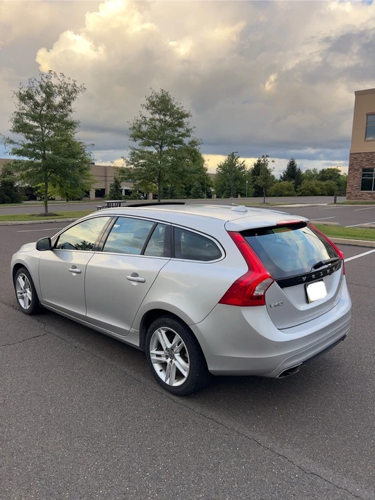 2015 Volvo V60 1st Gen - Image 6 of 17