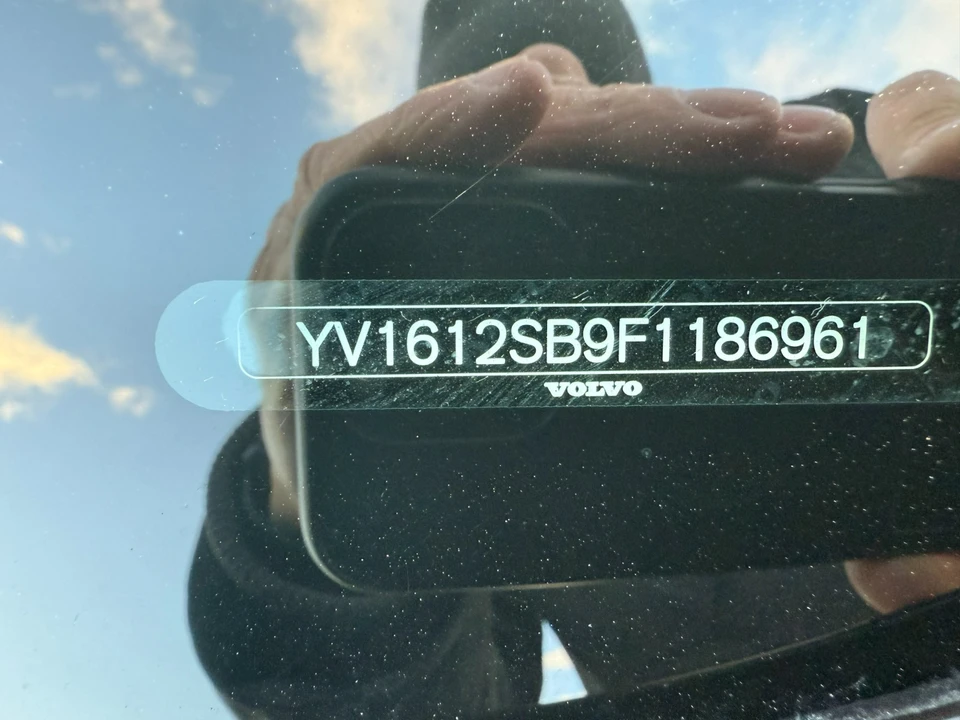 2015 Volvo V60 1st Gen - Image 11 of 13