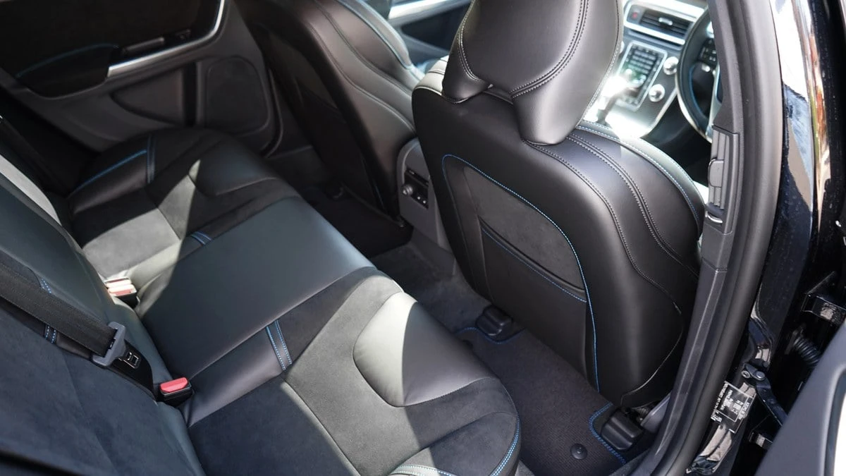 2015 Volvo V60 1st Gen - Image 27 of 31