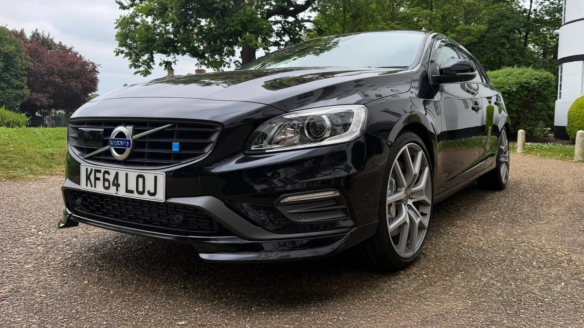 2015 Volvo V60 1st Gen - Image 13 of 31