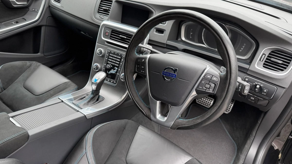 2015 Volvo V60 1st Gen - Image 20 of 31