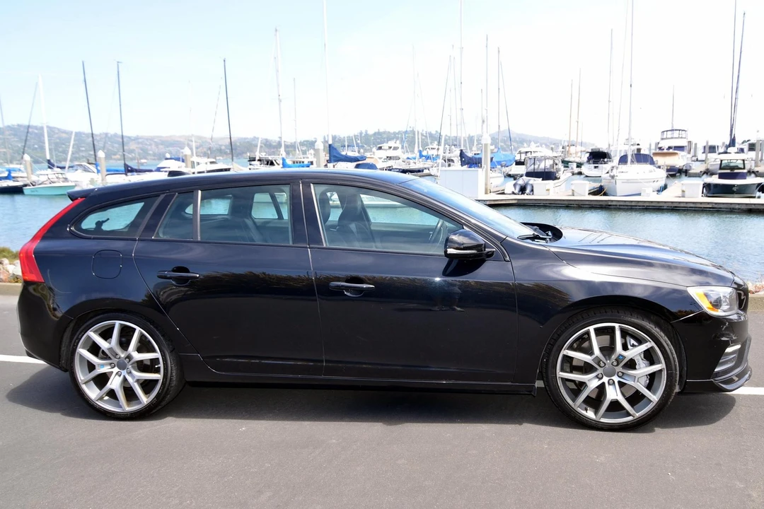 2015 Volvo V60 1st Gen - Image 3 of 5
