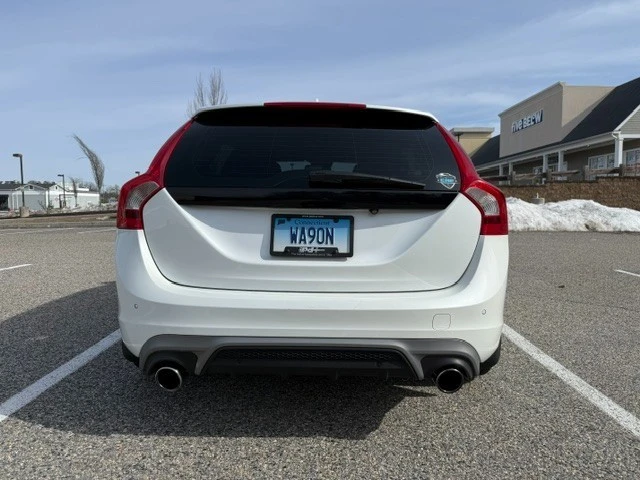 2015 Volvo V60 1st Gen - Image 14 of 19