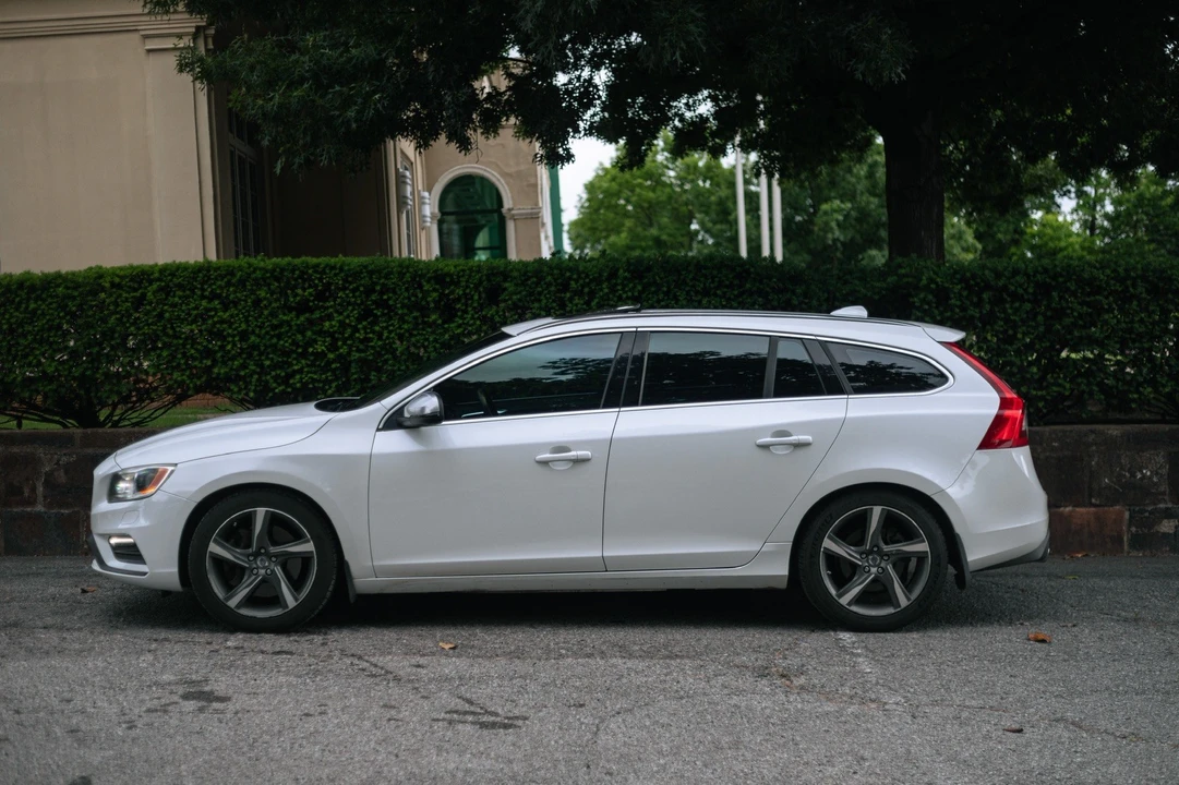 2015 Volvo V60 - Image 7 of 29