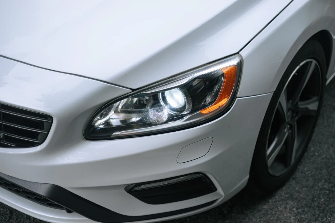 2015 Volvo V60 - Image 9 of 29
