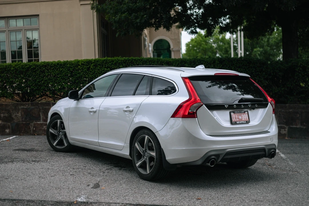 2015 Volvo V60 - Image 6 of 29