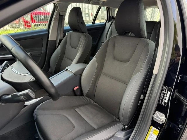 2015 Volvo V60 1st Gen - Image 9 of 21
