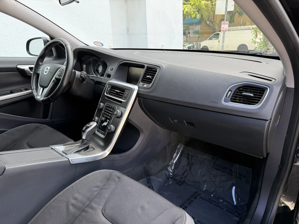 2015 Volvo V60 1st Gen - Image 12 of 17
