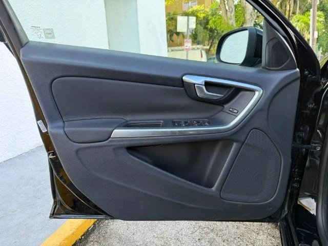 2015 Volvo V60 1st Gen - Image 18 of 21