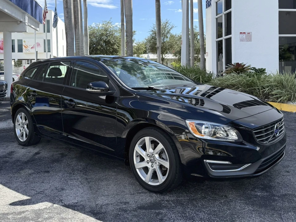 2015 Volvo V60 1st Gen - Image 6 of 17