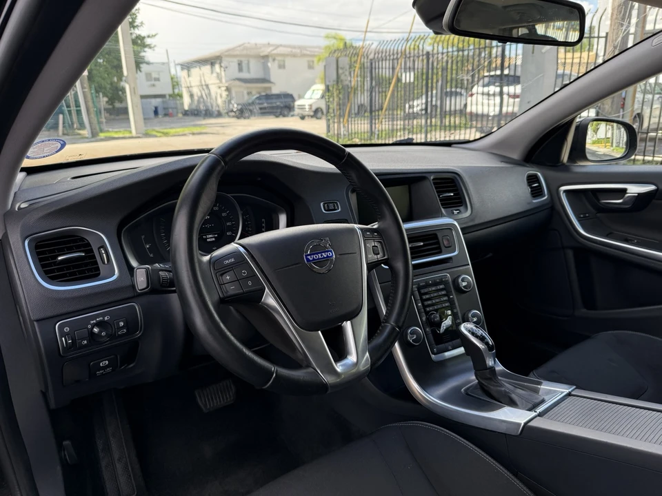 2015 Volvo V60 1st Gen - Image 7 of 17