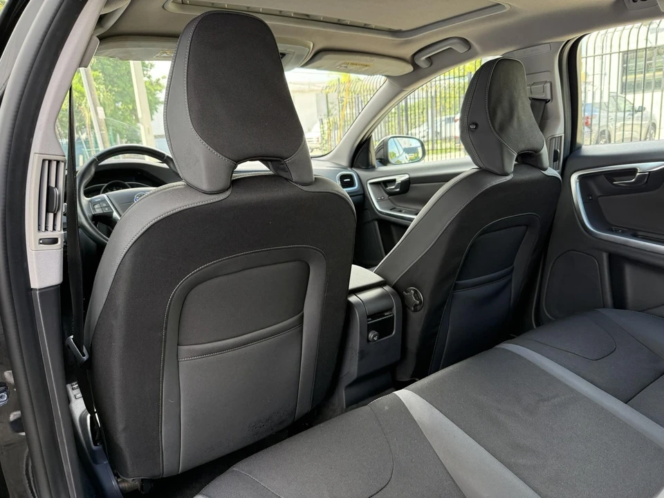 2015 Volvo V60 2nd Gen - Image 14 of 17
