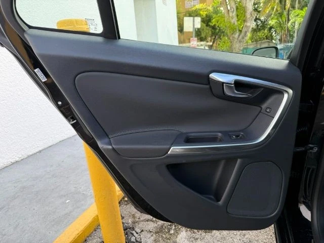2015 Volvo V60 1st Gen - Image 20 of 21