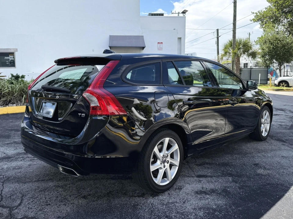 2015 Volvo V60 1st Gen - Image 4 of 17