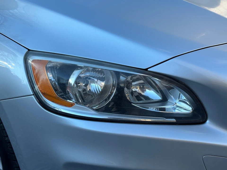 2015 Volvo V60 1st Gen - Image 22 of 25