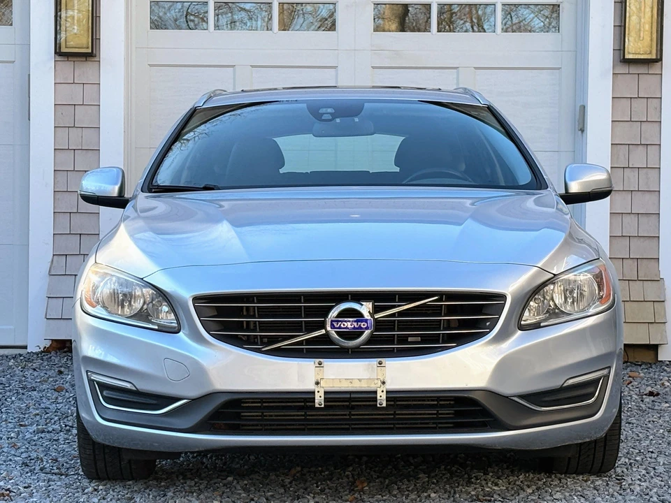 2015 Volvo V60 1st Gen - Image 15 of 25
