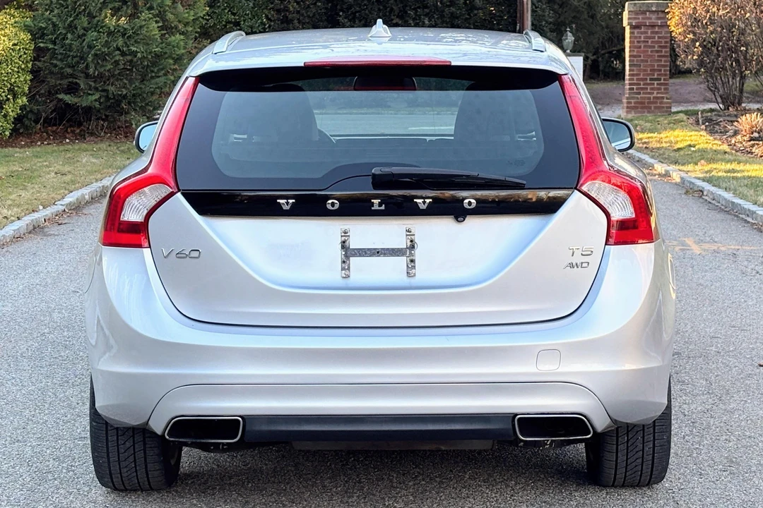 2015 Volvo V60 1st Gen - Image 5 of 25