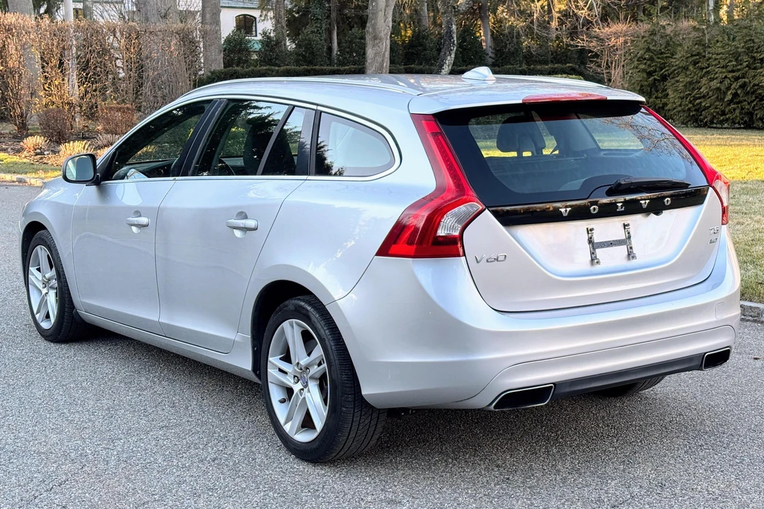 2015 Volvo V60 1st Gen - Image 4 of 25