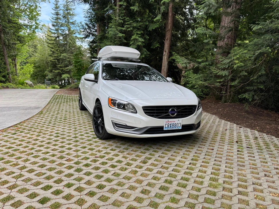 2015 Volvo V60 1st Gen - Image 14 of 31