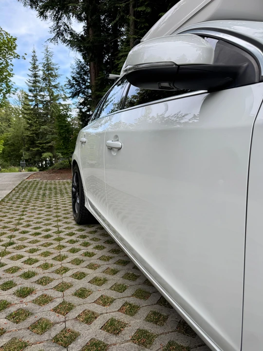 2015 Volvo V60 1st Gen - Image 21 of 31