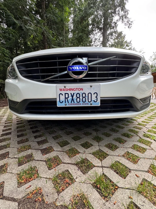 2015 Volvo V60 1st Gen - Image 16 of 31