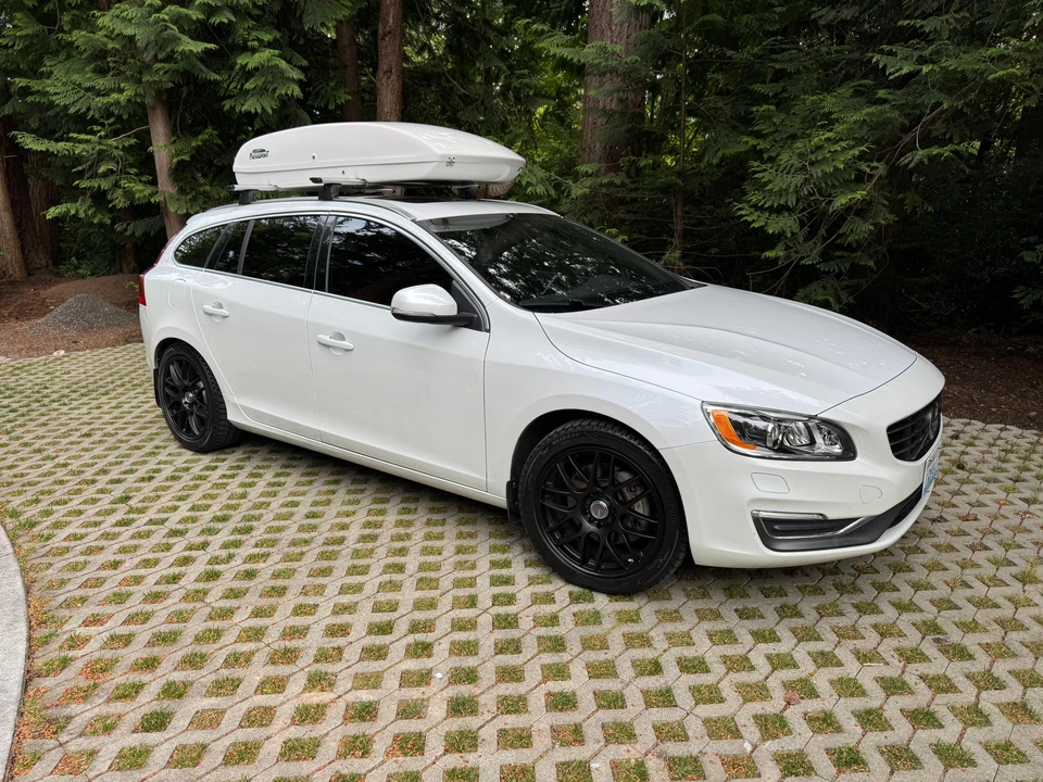 2015 Volvo V60 1st Gen - Image 12 of 31